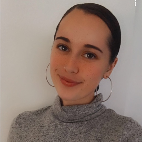 Meet your Posher, Cassidy - Picture 3 of 3